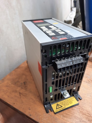 Инвертор Danfoss VLT 2015 195H3103