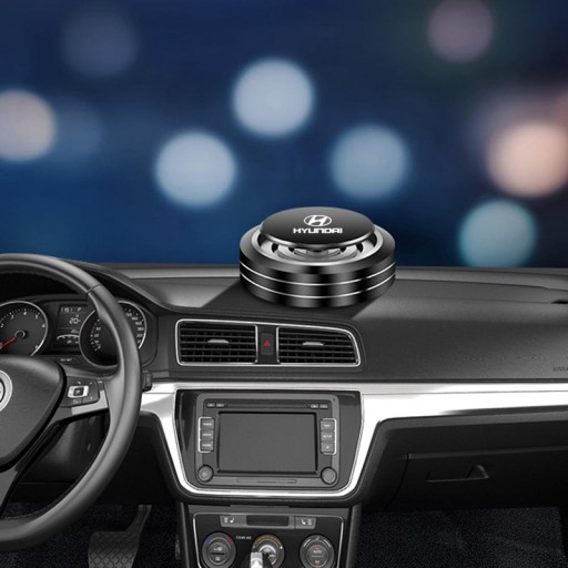 Автомобильный ароматизатор с логотипом Hyundai.