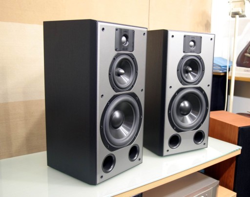 INDIANA LINE DJ 308 ЧЕРНЫЕ КОЛОНКИ НА ПОДСТАВКЕ