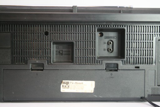 Магнитола HITACHI TRK-720