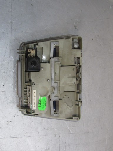 OŚWIETLENIE KABINY PRZÓD MERCEDES W210 A2088206701