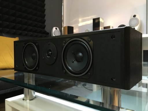 Центральная колонка Yamaha NS-C55 60W, черная.