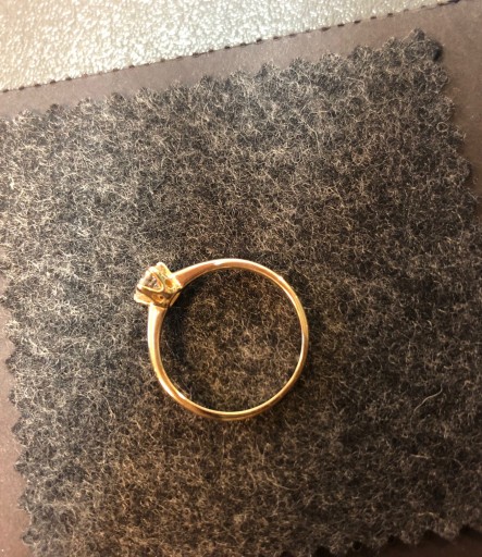 Золотое классическое кольцо Тест 0,585 с алмазом 0,33CT
