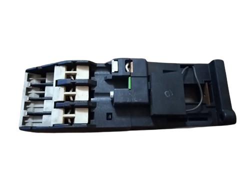 КОНТАКТОР SIEMENS 3TF42 11E 17-30В постоянного тока 24В постоянного тока