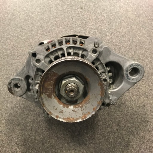 ГЕНЕРАТОР ПЕРЕМЕННОГО ТОКА KUBOTA D722 D1005 V1405 V1305 V1505 DENSO 16241-64011 12V