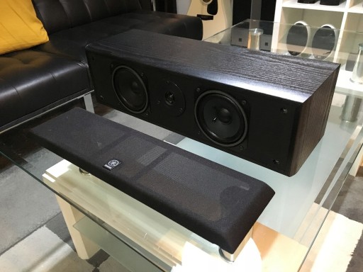 Центральная колонка Yamaha NS-C55 60W, черная.