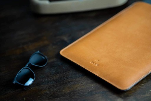 Чехол Baltan для ноутбука Macbook Sleeve MAC 13 AIR [M2] коричневый натуральная кожа