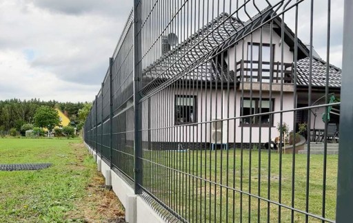 панельный забор по системе ral панельный бетонный фундамент 1,19м+20см 6005