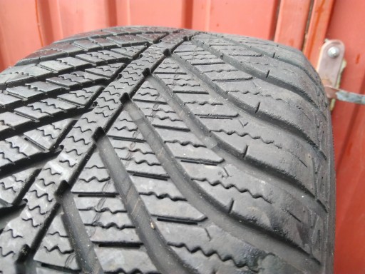 Goodyear Vector 4Seasons 195/55 R15 5,8 мм