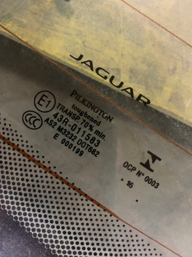 ЗАДНЕЕ СТЕКЛО JAGUAR XE x760