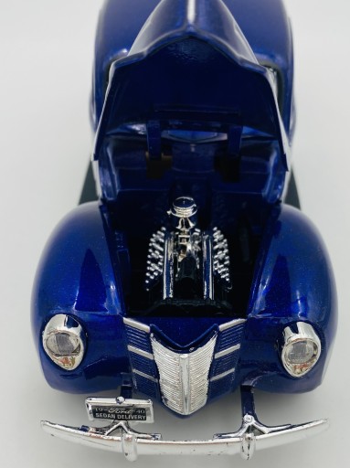 Ford Sedan Delivery 1940 1:24 Motormax 73250 темно-синий