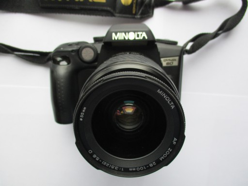 Minolta Dynax 60 + AF Zoom 28–100 мм 1:3,5–5,6 D