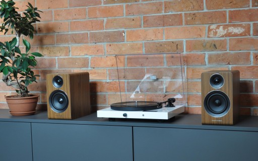 PRO-JECT JUKE BOX E + BT + ACOUSTIC ENERGY AE100
