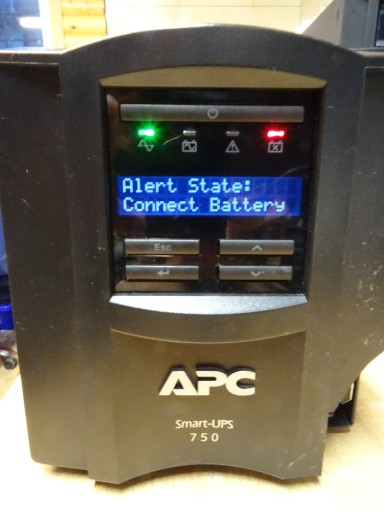Источник бесперебойного питания Smart-UPS 750 APC