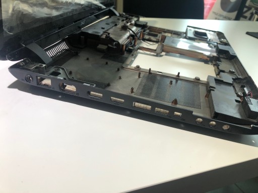 КОРПУС В КОМПЛЕКТЕ ВЕРХНЯЯ НИЖНЯЯ МАТРИЧНАЯ ЗАСЛОНКА ACER 8942