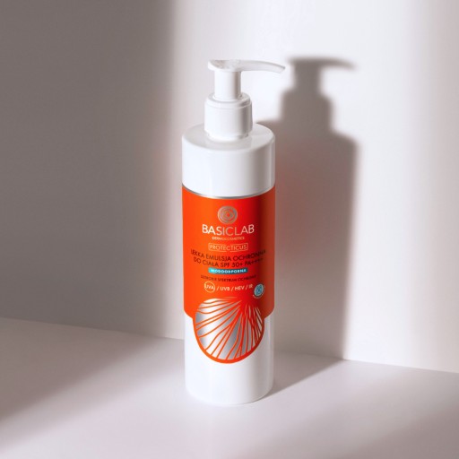 BasicLab Wodoodporna Emulsja do Opalania SPF50+ do Skóry Wrażliwej 300 ml