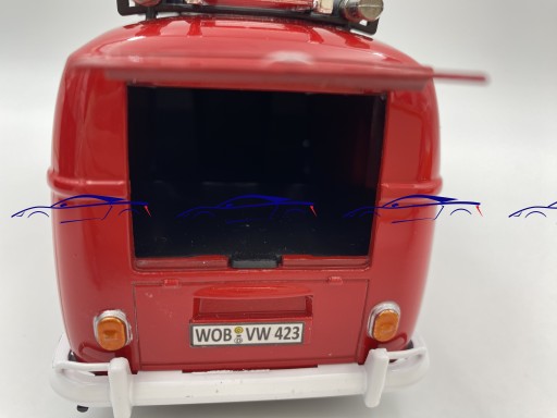 Пожарная машина VW Type 2 T1 1:24 Motormax 79564