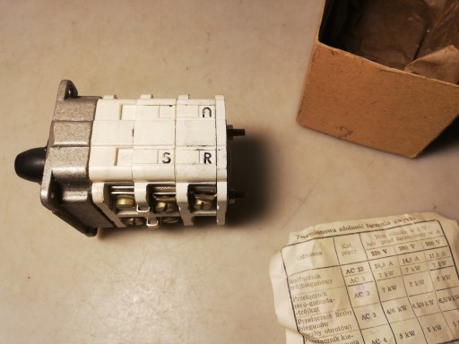 Старый переключатель из Польской Народной Республики, CAM SWITCH.
