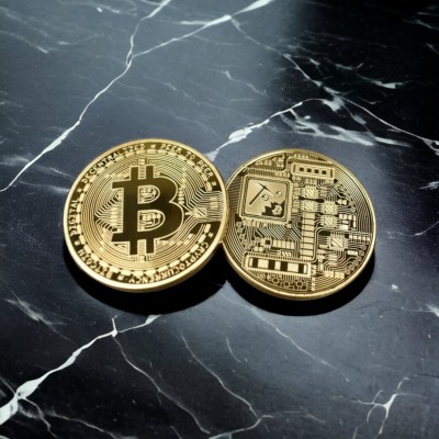Биткойн-медаль Золотая коллекционная монета BTC + коробка Capsule XL