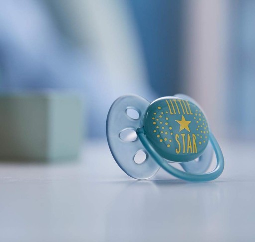 AVENT 2 пустышки BREATHABLE 6M+ ULTRA AIR SILICONE 6-18M + ЧЕХОЛ