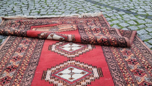 WEŁNIANY DYWAN BUCHARA R. TKANY PAKISTAN 94/160CM