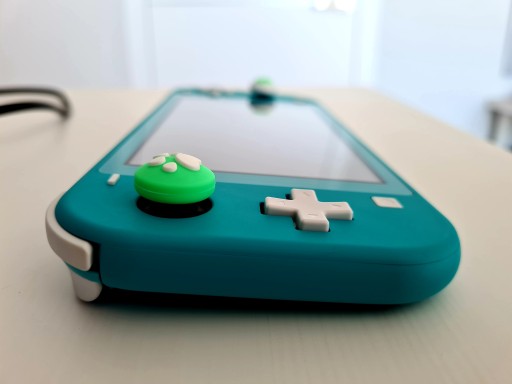 ЛАСТИК АНАЛОГОВЫЕ НАКЛАДКИ ДЛЯ NINTENDO SWITCH 4 ШТ.
