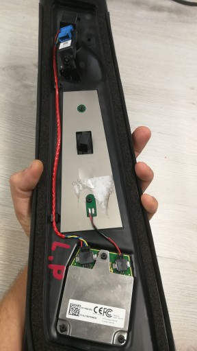 СТЕКЛЯННАЯ СТОЙКА БОКОВОЙ КАМЕРЫ TESLA S 1109253-00-G