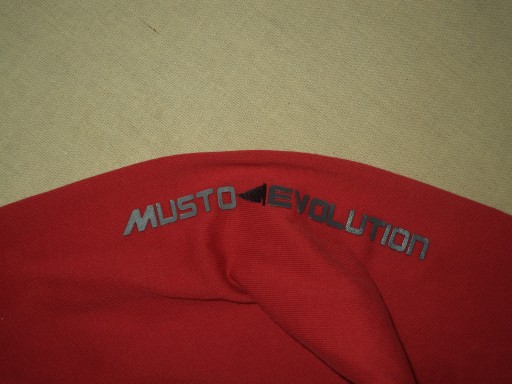 MUSTO EVOLUTION SPF_40 – ОТЛИЧНАЯ ФУТБОЛКА