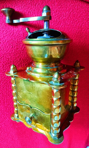 СТАРАЯ кофемолка с рукояткой, латунь, 1,1 кг ЛАТУНЬ