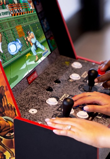 Большая стоячая консоль в стиле ретро Street Fighter 14in1 Wi-Fi Arcade1Up
