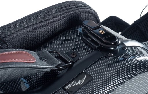 UltraLight M-case Футляр для скрипки CzpK