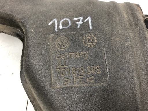 ВОЗДУХОВОД VW T4 7D1819389