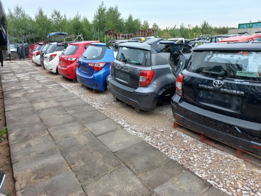 Toyota AYGO II, передняя левая четверть, порог, стойка