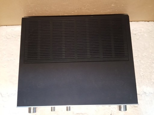 GRUNDIG V 1000 (левая сторона играет тише правой!)
