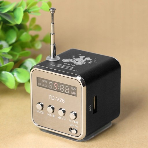МАЛЕНЬКИЙ ПОРТАТИВНЫЙ РАДИОДИНАМИК FM-РАДИО USB-КАЧЕСТВА