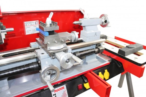 Токарный станок по металлу Holzmann ED400FD