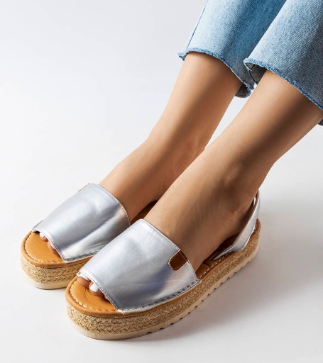 23076 Srebrne espadryle na platformie sandały 39