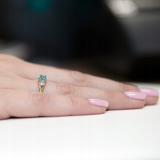 Topaz 0,70 Ct + Diamond Cring Cring