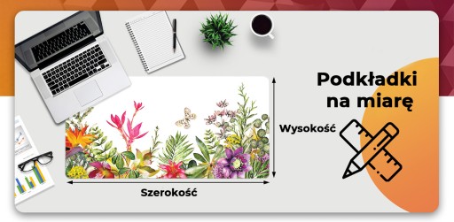 Прочный коврик с принтом тропических растений под ним.