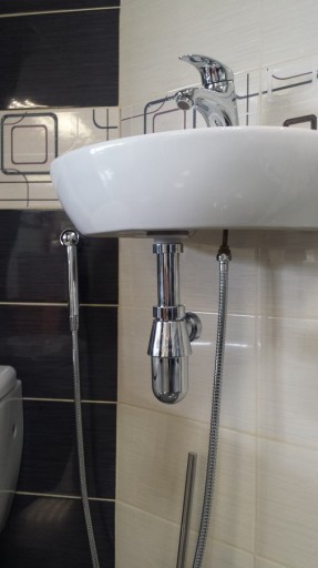 Bateria umywalkowa z prysznicem bidetowym, chrom