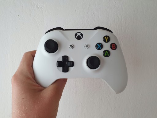 KONSOLA XBOX ONE S 500GB 2xPAD +KINECT +6xGRA