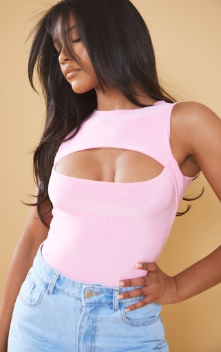 БОДИ PRETTYLITTLETHING, С ВЫРЕЗОМ НА ГРЕЗЕ R44 D507103