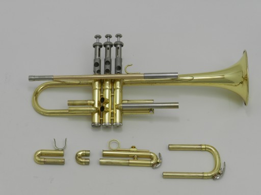 Труба Yamaha YTR-2320 Bb, сделано в Японии DR24-085