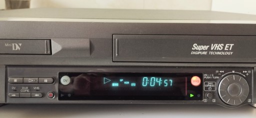 STUDIO RECORDING COMBO mini DV - S-VHS _JVC SR VS 30