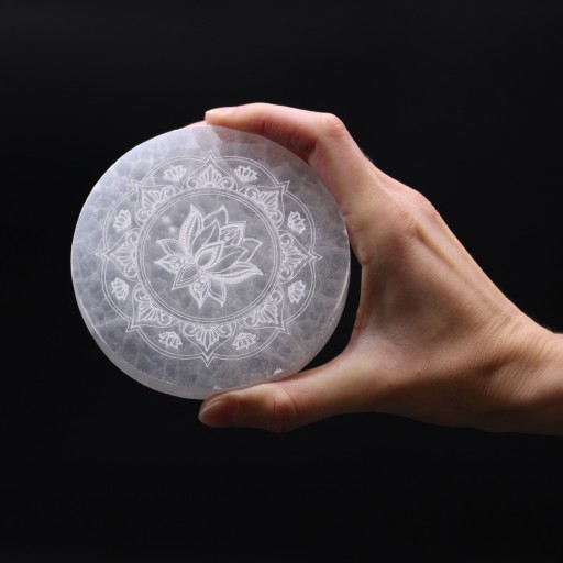 Селенитовая плитка средней круглой формы 10 см - Lotus Mandala