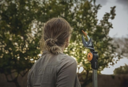 Секатор универсальный телескопический PowerGearX UPX86 Fiskars 1023624