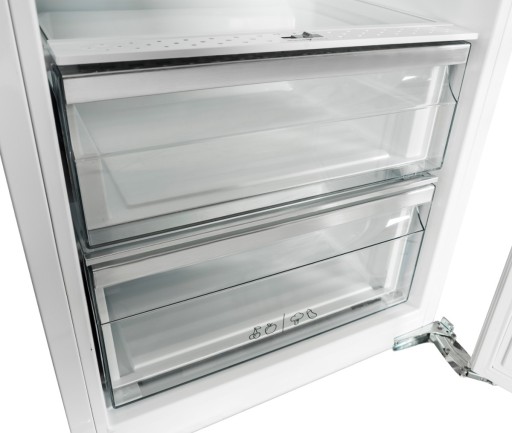 ВСТРАИВАЕМЫЙ ХОЛОДИЛЬНИК SHARP SJ-LE300E00X-EU