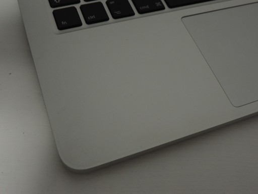 Аккумулятор для клавиатуры под упором для рук Macbook Retina A1502