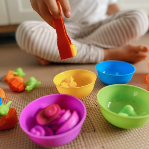 ZESTAW EDUKACYJNY MONTESSORI NAUKA KOLORÓW LICZENIA SORTER FIGURKI WOOPIE