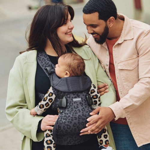 BABYBJORN ONE AIR CARRIER 3D MESH до 15 кг серый Леопардовые пятна